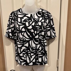 J Crew 365 Black and White Patterned Blouse. Sz 8